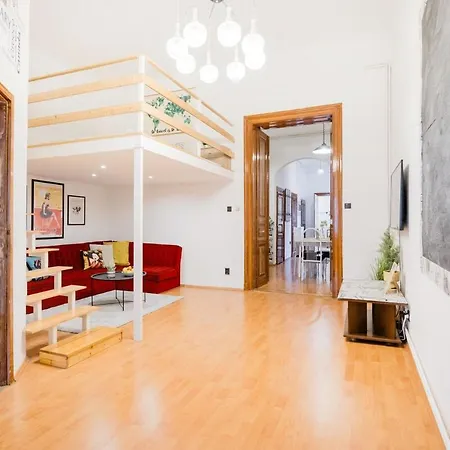 Mh008-secluded Spacious Oasis-best Location In Downtown Apartman
