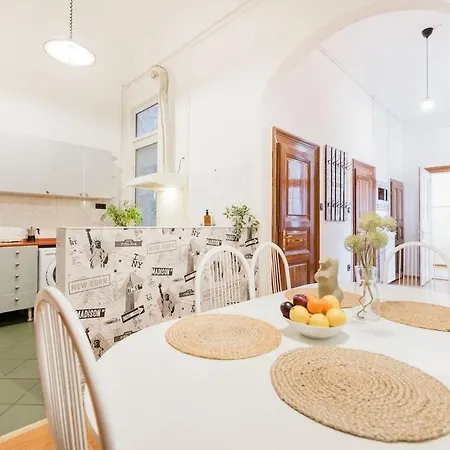 Apartman Mh008-secluded Spacious Oasis-best Location In Downtown *