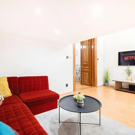 Apartment Mh008-secluded Spacious Oasis-best Location In Downtown