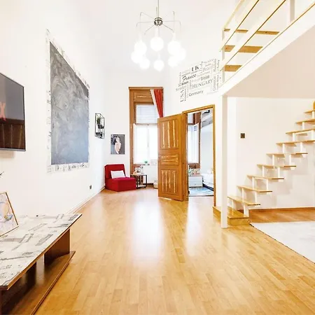 Mh008-secluded Spacious Oasis-best Location In Downtown *