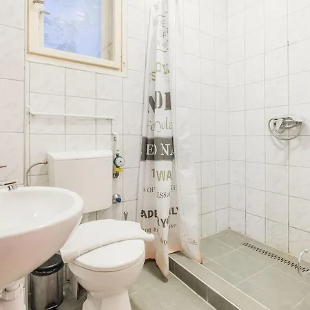 Mh008-secluded Spacious Oasis-best Location In Downtown
